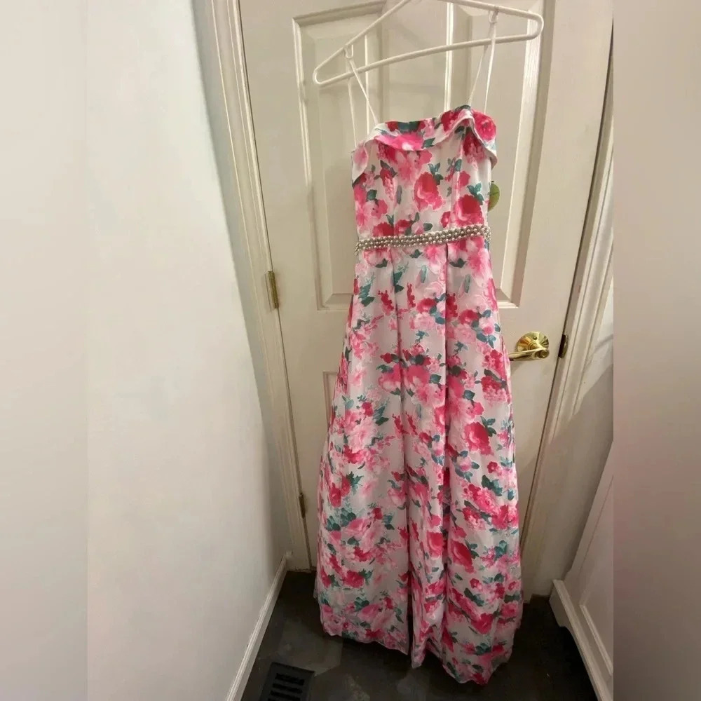 Windsor Floral Ballgown Size 2 women Strapless Prom Dress